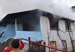 Tek başına kaldığı evde çıkan yangında öldü