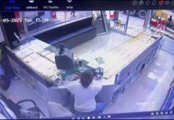 Tunceli'de, 4.2 büyüklüğündeki deprem anı güvenlik kamerasında