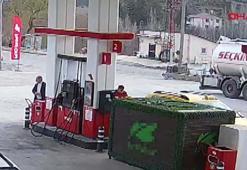 Tunceli'de, 4.2 büyüklüğündeki deprem anı güvenlik kamerasında