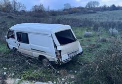 Kontrolden çıkan minibüs şarampole yuvarlandı: 1 yaralı