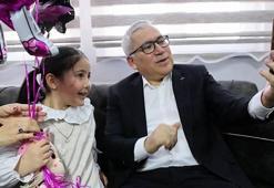 Asker babasını özleyen Gökçe'ye validen sürpriz ziyaret