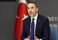 Bakan Bayraktar: 2035'e kadar yenilenebilir enerji kapasitemizi 120 gigavata çıkarmayı hedefliyoruz