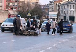 Bursa'da iki motosikletin çarpıştığı kazada 4 kişi yaralandı; Annesinin elini tutarak moral verdi