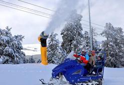 Sarıkamış Kayak Merkezi’nde suni karlama sistemiyle kar üretimi başladı