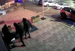 Esenyurt'ta 4 şüpheli kuyumcuya girmeye çalıştı; alarmın devreye girmesiyle kaçtı