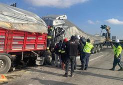 4 TIR zincirleme kazaya karıştı: 1 ölü, 2 yaralı