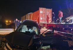 Malatya'da yük treni otomobile çarptı: 5 yaralı