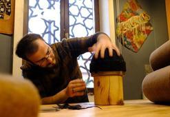 130 yıllık ata mesleği keçeciliği sürdüren esnafın atölyesinde Mevlana Haftası yoğunluğu