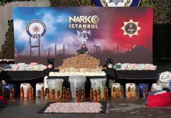 İstanbul'da operasyonla ele geçirilen 1 ton 144 kilo 396 gram uyuşturucu emniyette sergilendi