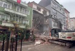 Yıkımına zeminden başlanan 4 katlı binanın en üst katı ayakta kaldı