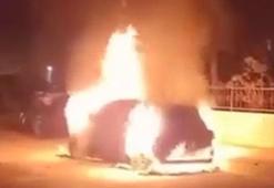 Bursa'da seyir halinde yanan otomobil alev topuna döndü