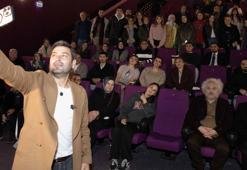 Ozan Akbaba ve Yüksel Aksu’dan ‘Bak Postacı Geliyor’ izleyicilerine film arasında sürpriz