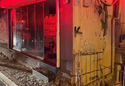 Sarıyer’de zemininde kayma oluşan bina gecekonduya yaslandı