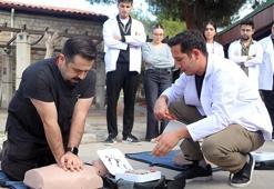 AÜ'de yaşam kurtaran eğitim; kalbi duran hastanın 10 dakikası var