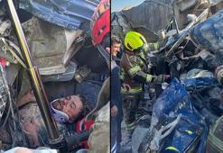 Bariyerlere çarpan TIR’da sıkışan sürücüyü itfaiye kurtardı