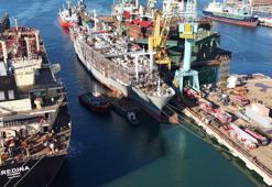 Tuzla'da tersanede gemide yangın