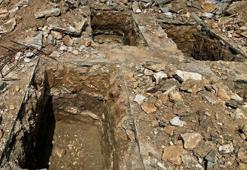 Suriye'de eski güvenlik merkezinde toplu mezar bulundu