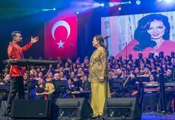 Türkan Şoray, ‘İyilik Korosu’ ile Mersin’de sanatseverlerle buluştu