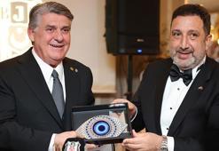 Serdal Adalı İzmir'de Beşiktaşlılarla buluştu