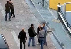 Avcılar’da hurdacıların satırlı kavgası kamerada