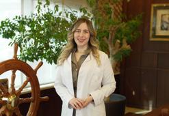 'Makyaj, hormonlar ve beslenme yetişkinlerde akne alarmı veriyor'