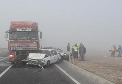 TIR, kırmızı ışıkta duran 4 araca çarptı