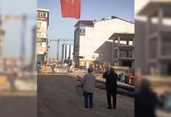 Kaba inşaatı bitiren işçilerden halaylı kutlama