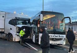 Kütahya’da 3 aracın karıştığı zincirleme kaza; 3 yaralı