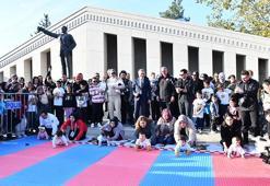 Osmaniye’de bebek emekleme yarışması renkli görüntülere sahne oldu