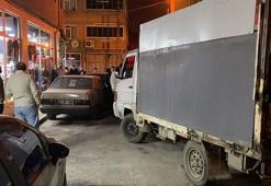 Bursa'da park halindeki 3 araca çarpıp kaçan kamyonetin alkollü sürücüsü, yakalandı