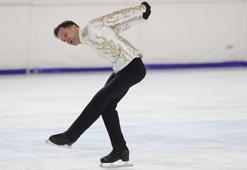 Şampiyon buz patenci spora başladığı pistte jübilesini yaptı