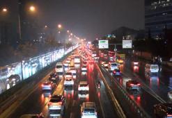 İstanbul'da yağışın etkisiyle trafik yoğunluğu