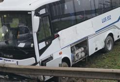 Esenyurt’ta bariyerlere çarpan servis midibüsü yoldan çıktı