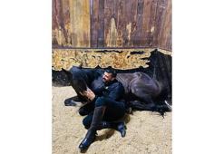 2,5 yıldır gözü gibi baktığı atını kaybetti, hikayesini kitaplaştırdı