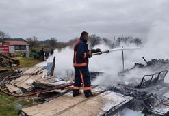 Edirne’de iki ayrı ilçede çıkan yangında 2 ev kullanılamaz hale geldi