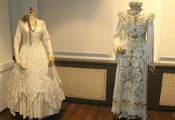 100 yıllık gelinlikler, 200 yıllık binada sergileniyor