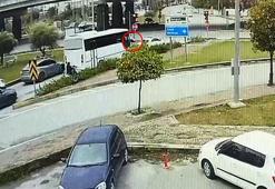 Ambulansa yol vermek isterken kaza yaptı: 4 yaralı