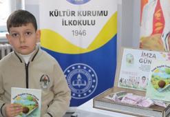 Akranlarının şiirlerinden oluşan kitabın geliri 10 yaşındaki DMD hastası öğrenciye