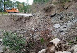 Cide-İnebolu kara yolu, heyelan nedeniyle ulaşıma kapatıldı