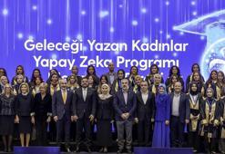 Turkcell'in 'Geleceği Yazan Kadınlar Yapay Zeka Projesi' mezunlarını verdi