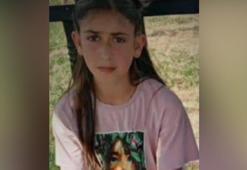 Okulda sürücüsünün geri manevra yaptığı hafif ticari aracın çarptığı Medine öldü