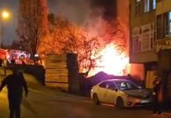 Sultanbeyli'de boya kaporta dükkanında yangın; 4 araç zarar gördü