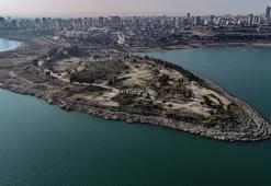 Adana'da adadaki kaçak yapılar yıkıldı; bölgenin son hali havadan görüntülendi