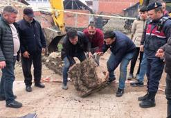 Site inşaatı kazısında mezar kalıntıları ile insan kemikleri bulundu