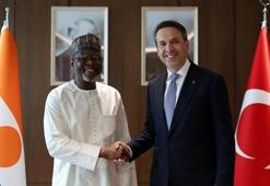 Bakan Bayraktar, Nijer Dışişleri Bakanı Sangare ile bir araya geldi