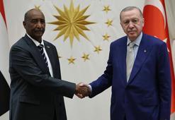 Cumhurbaşkanı Erdoğan, Sudan Egemenlik Konseyi Başkanı el-Burhan'ı resmi törenle karşıladı