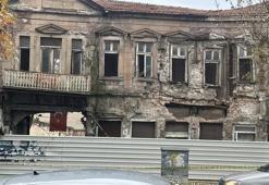 Edremit’te tarihi handan parçaları koptu