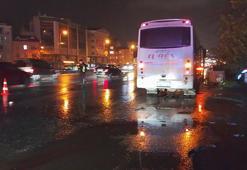 Silivri'de yolun karşısına geçmek isteyen kadına servis aracı çarptı