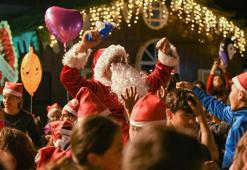 Antalya’da Noel Baba’nın yapay zeka görselleri ve figürlerine ilgi