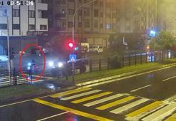 Ehliyetsiz sürücünün kullandığı otomobilin motosiklete çarptığı kaza kamerada; 1 ölü